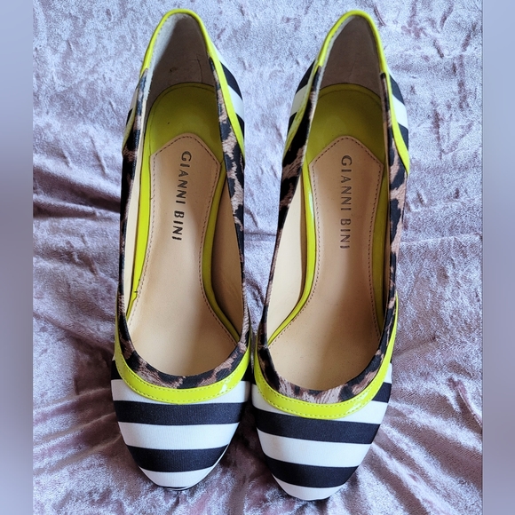 Gianni Bini Neon Heels - Picture 3 of 3